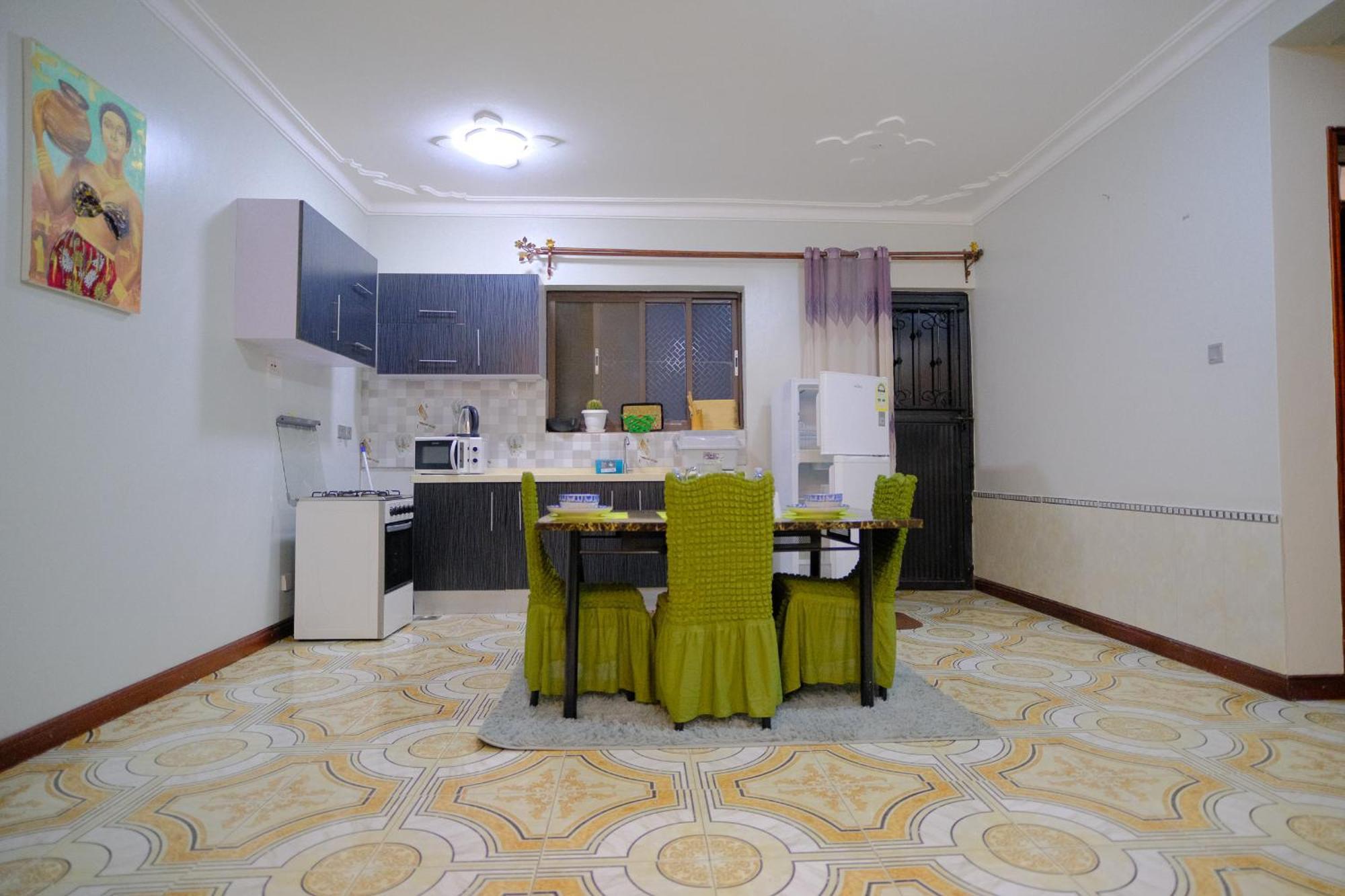 Crystal Apartments Entebbe Uganda Next To Un Base Exterior photo