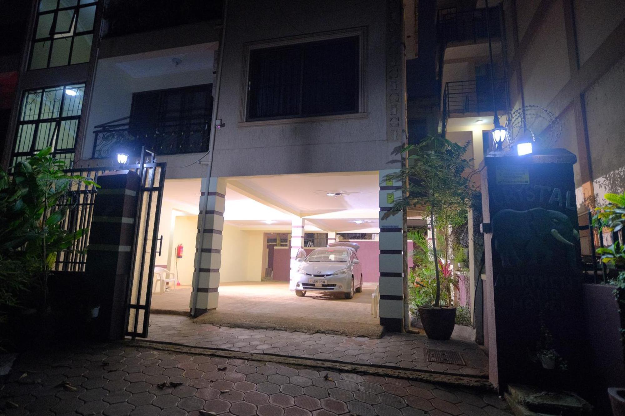 Crystal Apartments Entebbe Uganda Next To Un Base Exterior photo